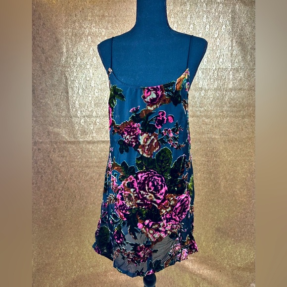 Free People Dresses & Skirts - Free People - Lilac Wine Burnout Velvet Embroidered Slip. Size Small